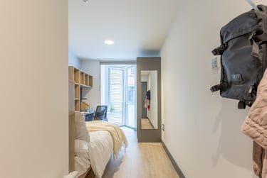 Premium En Suite - Image 1